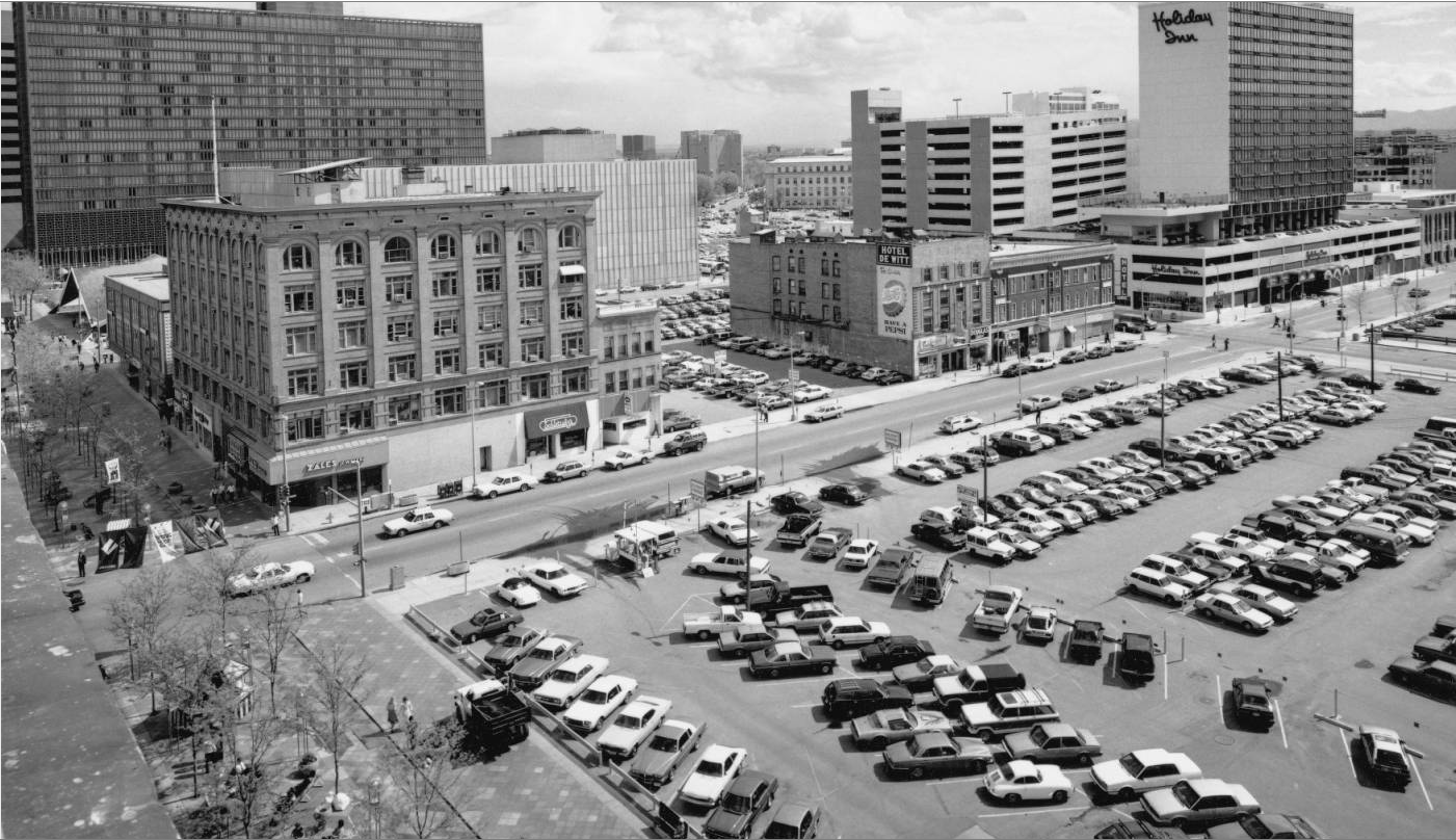 A huge parking lot on 16th Street near Glenarm Street. (Roger Whitacre/Denver Public Library/Roger Whitacre photograph collection/Z-10470)