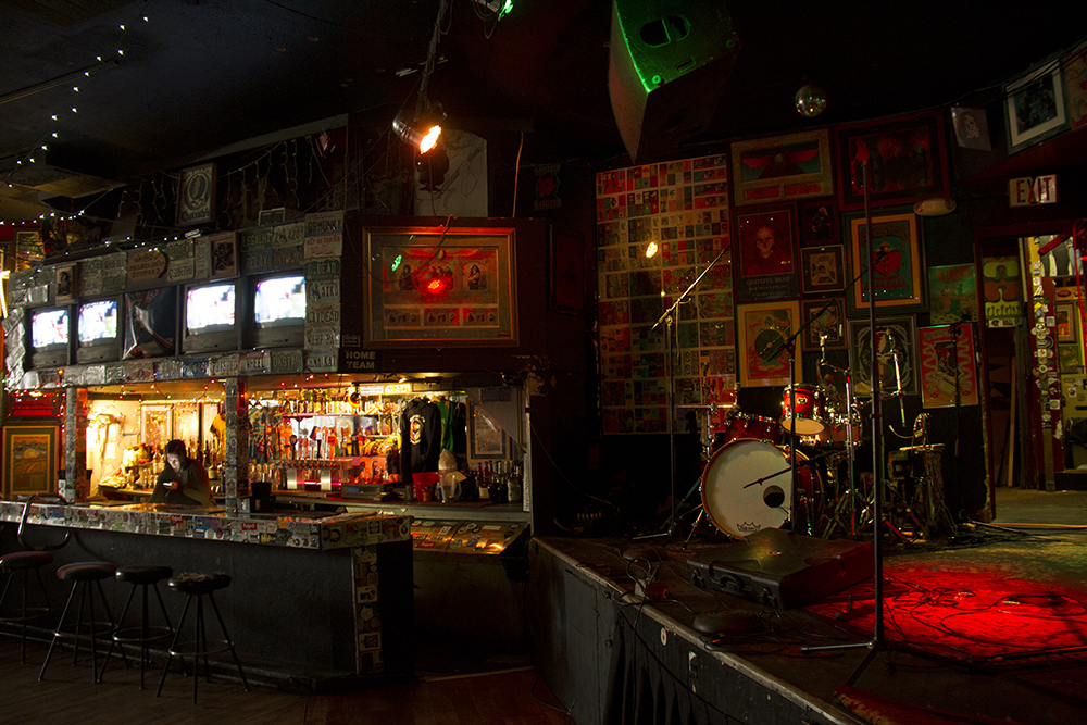 Quixote's True Blue. (Kevin J. Beaty/Denverite)
quixotes; deadhead; club; bar; nightlife; kevinjbeaty; denver; denverite; colorado; capitol hill;