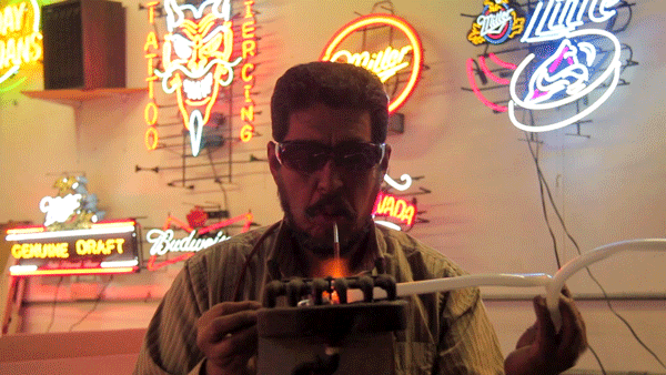 Master neon bender Mario Hernandez at work in Morry's Neon. (Kevin J. Beaty/Denverite)
neon; denver; colorado; kevinjbeaty; denverite