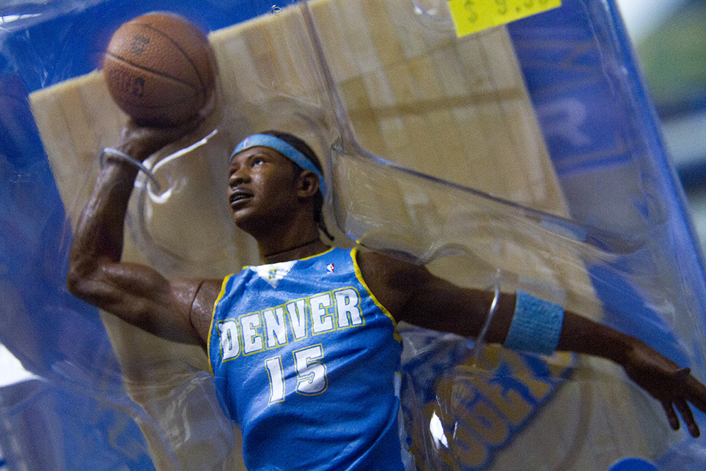 Bill Vizas, owner of Bill's Sports Collectibles at 2335 South Photo  d'actualité - Getty Images