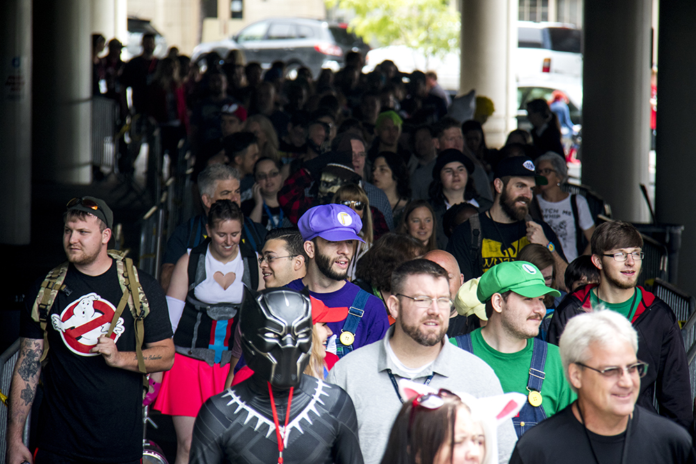 A seemingly never-ending line of Denver Comic Con attendees.