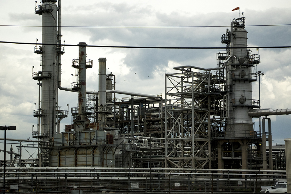 The Suncor oil refinery, Commerce City. (Kevin J. Beaty/Denverite)
suncor refinery; commerce city; denverite; colorado; kevinjbeaty;