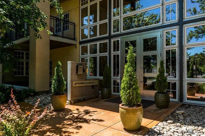 The exterior of 275 South Harrison Street, #202. (Courtesy of Redfin)