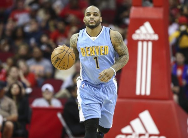 The Nuggets will reportedly part ways with Jameer Nelson, above, to make room for Richard Jefferson. (Troy Taormina/USA Today Sports)
