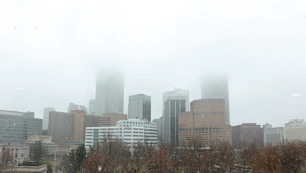 A spring snowstorm over Denver, March 28, 2018. (Kevin J. Beaty/Denverite)