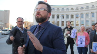 Denver Psilocybin Initiative campaign director Kevin Matthews speaks during an event promoting a proposed measure to decriminalize psychedelic mushrooms on Monday, Jan. 7, 2018, in Denver. (Esteban L. Hernandez/Denverite)