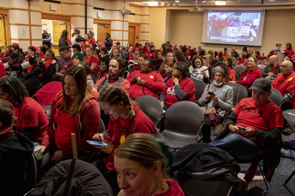 Strike over: Denver school district, teachers union sign tentative pact ...