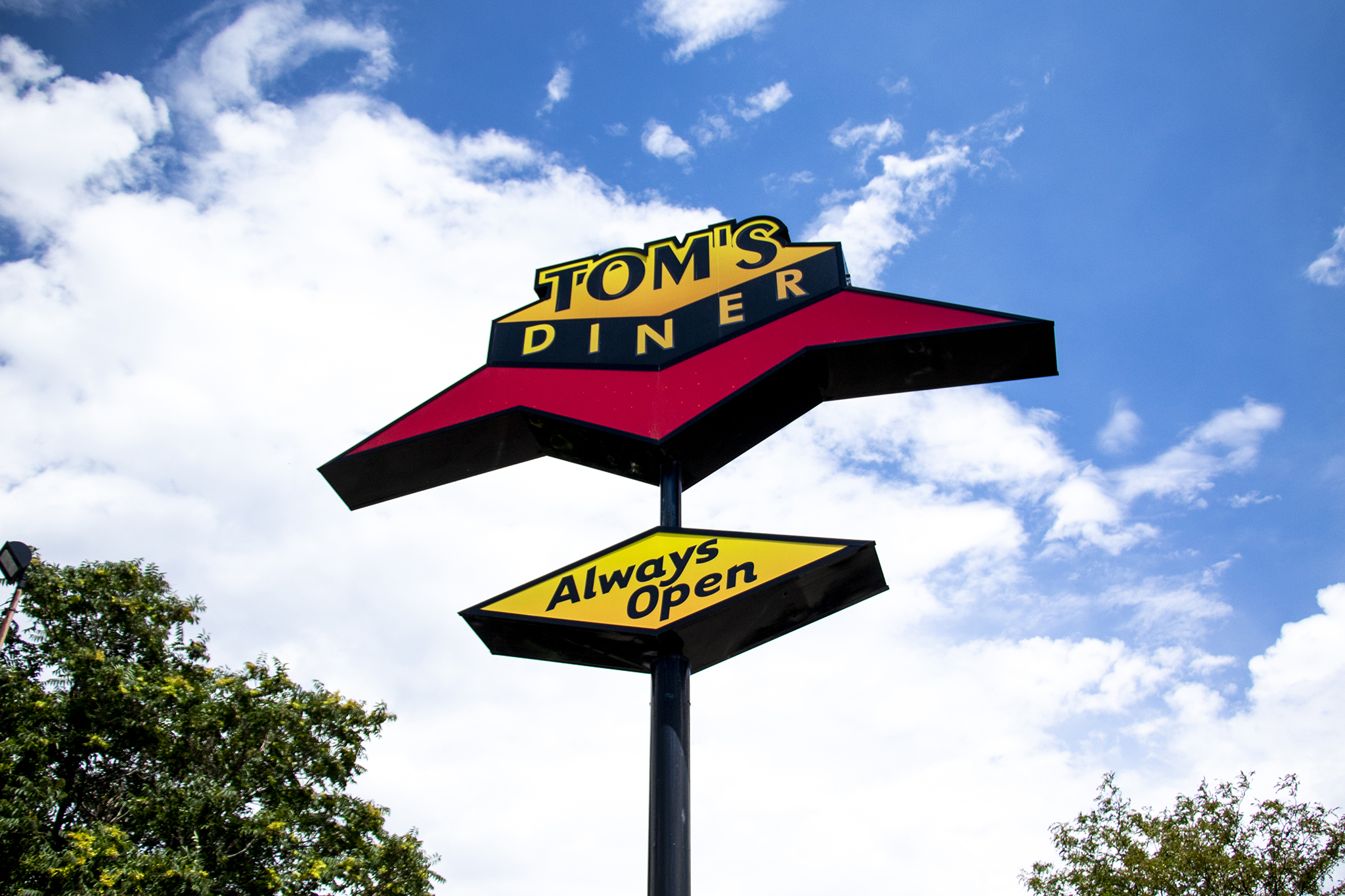 Tom's Diner will probably disappear as Denverites withdraw bid to