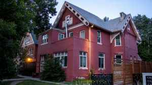 GEO's Williams Street halfway house at 18th Avenue and Williams Street in City Park West, Sept. 10, 2019. (Kevin J. Beaty/Denverite)