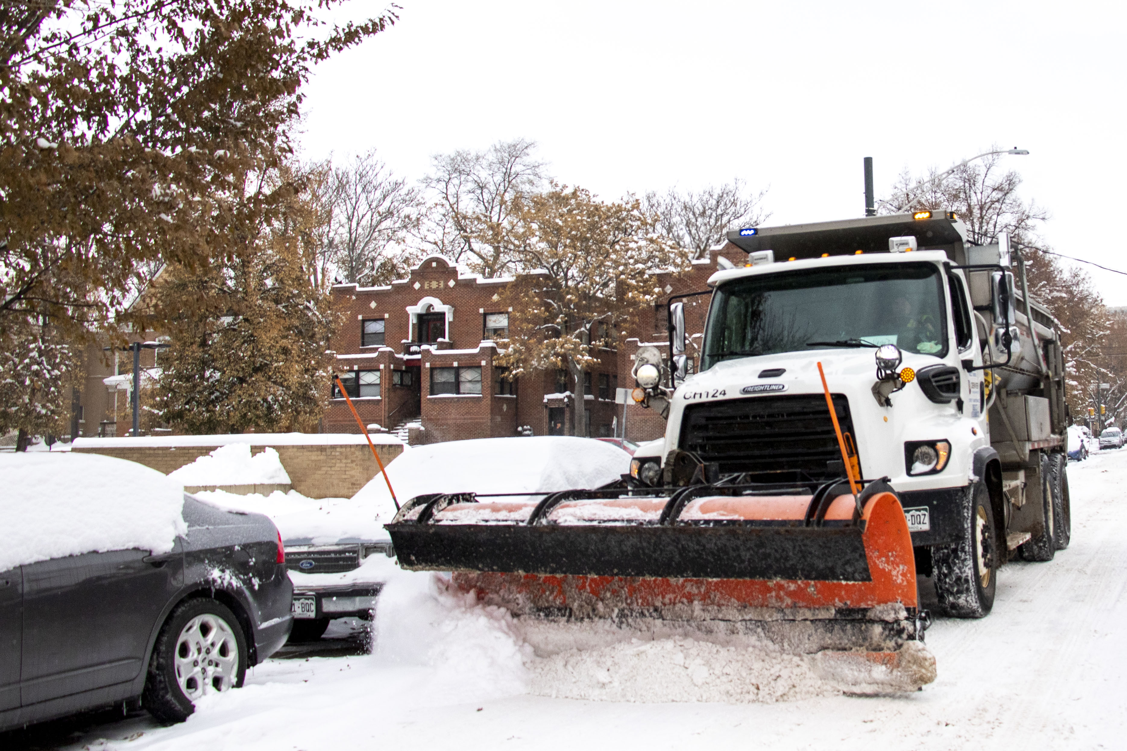 Your mostly foolproof guide to driving in the Denver snowstorm that