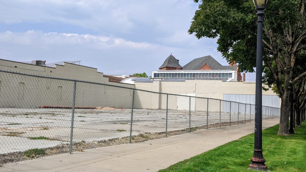 A plot next to the Tramway Nonprofit Center will be home to condominiums that are within reach of families being priced out of Denver’s Cole neighborhood, according to the nonprofit landowner and the development team it chose to build there. It is pictured here on Sep. 19, 2020. (Donna Bryson/Denverite)