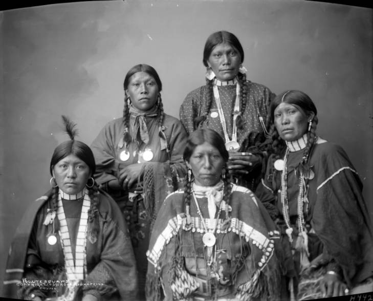 Ute women in 1899. From left, in front, are Tachiar, A-Pat-We-Ma, and Ta-Nah. From left, in the back, are Ce-Gie-Che-Ok and To-Wee.