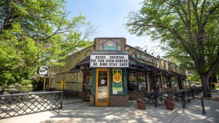 Vine Street Pub on 17th Avenue in City Park West. July 1, 2021.