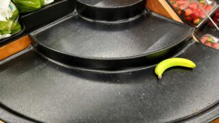 A single banana in the produce section of the Safeway at Broadway and Alameda on January 18, 2022.