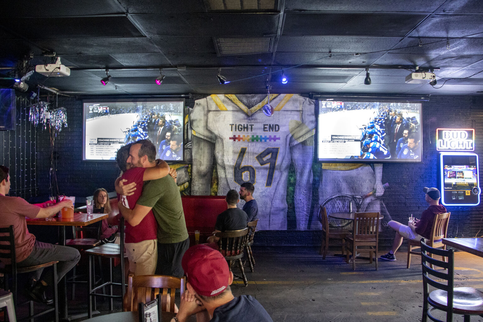 We went to Tight End Bar to hang out with Avs fans, bandwagoners and