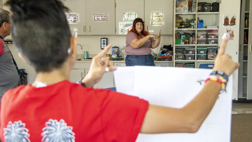 Alexis Lopez (left) and Ellen Petrila prepare for the first day of school in her classroom at Lowry Elementary. Aug. 18, 2022.