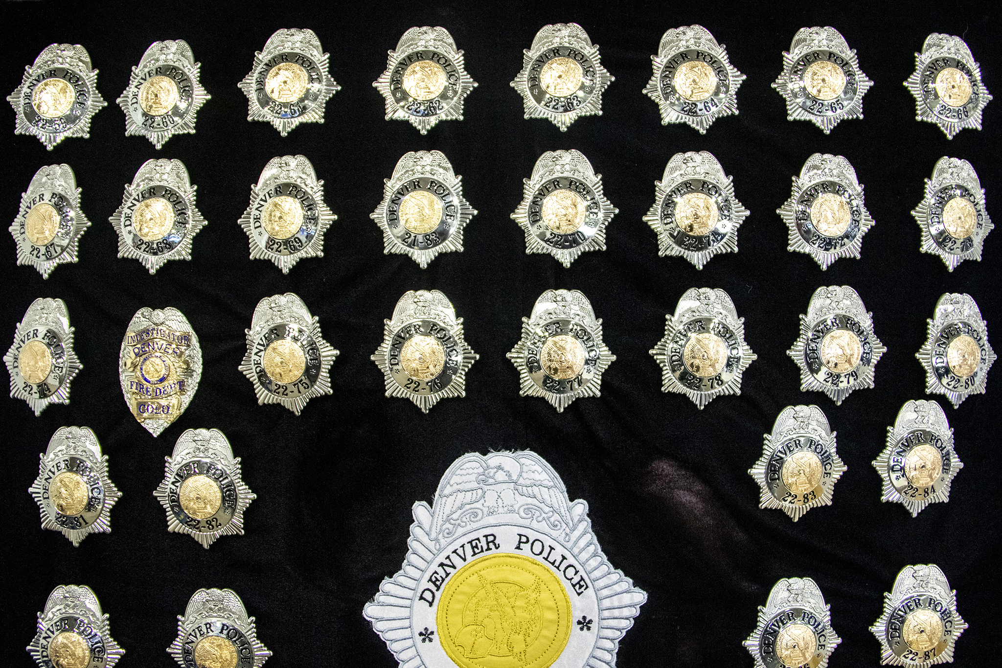 ケ*ス様 Denver Police Lieutenant バッジ Denver taps contingency funds to pay growing settlements in police