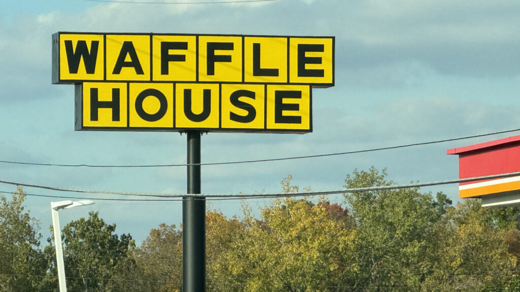Aurora man who shot Waffle House cook over a mask dispute has been