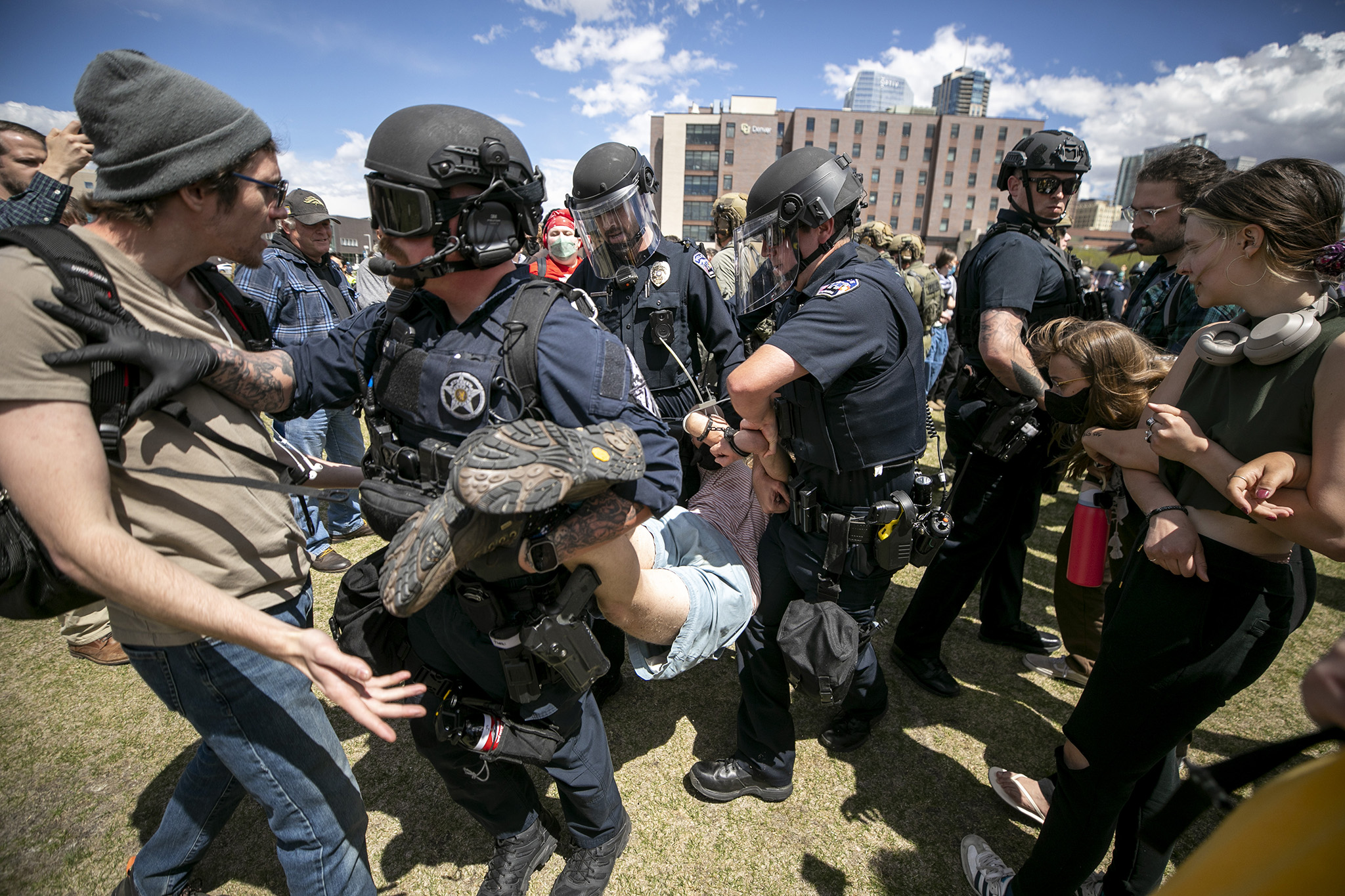 Denver law enforcement arrest antiwar protesters on Auraria Campus