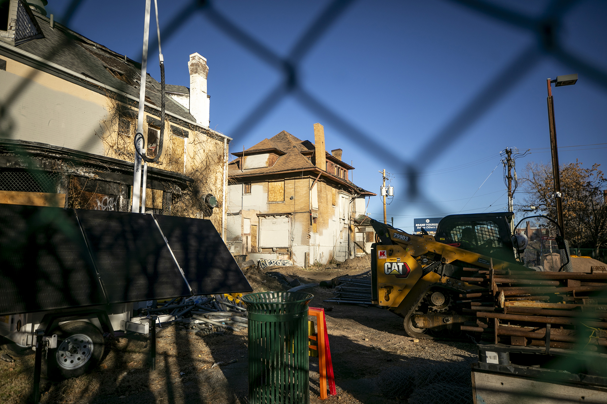 大竹伸朗 AT lanta 1945+50 Developer can tear down 19th-century mansions at Colfax and Franklin