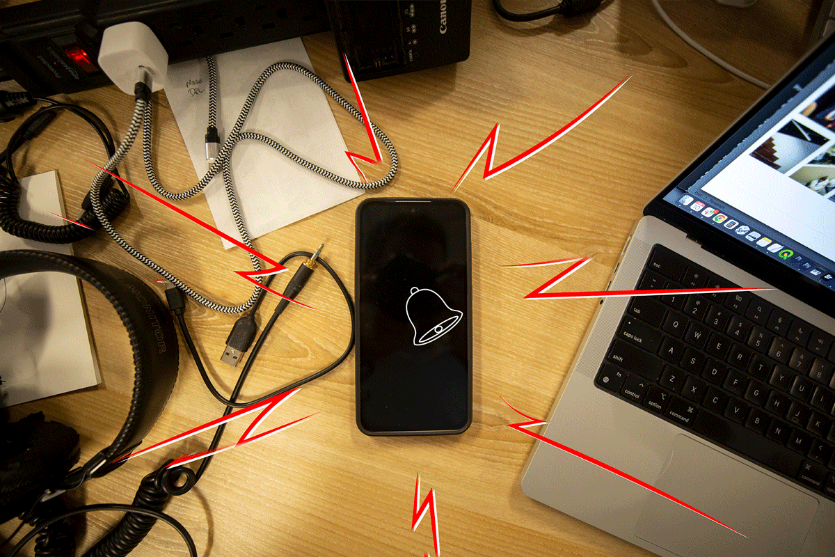 Here's why your cell phone went off at 11 a.m. on Wednesday