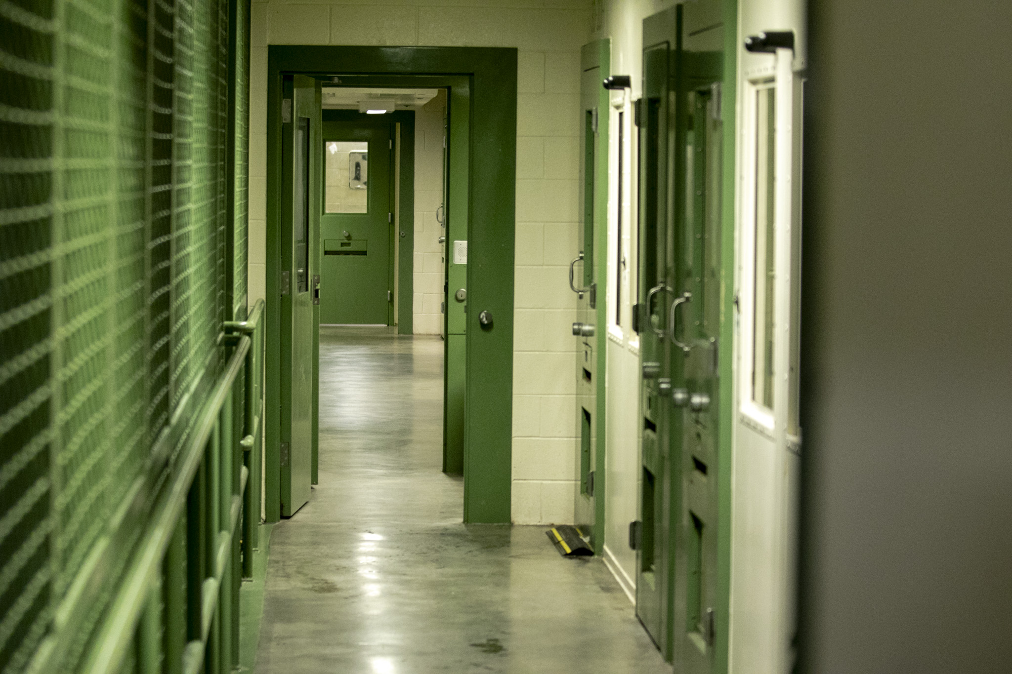 Denver sheriff deputy accused of smuggling a vape to an inmate