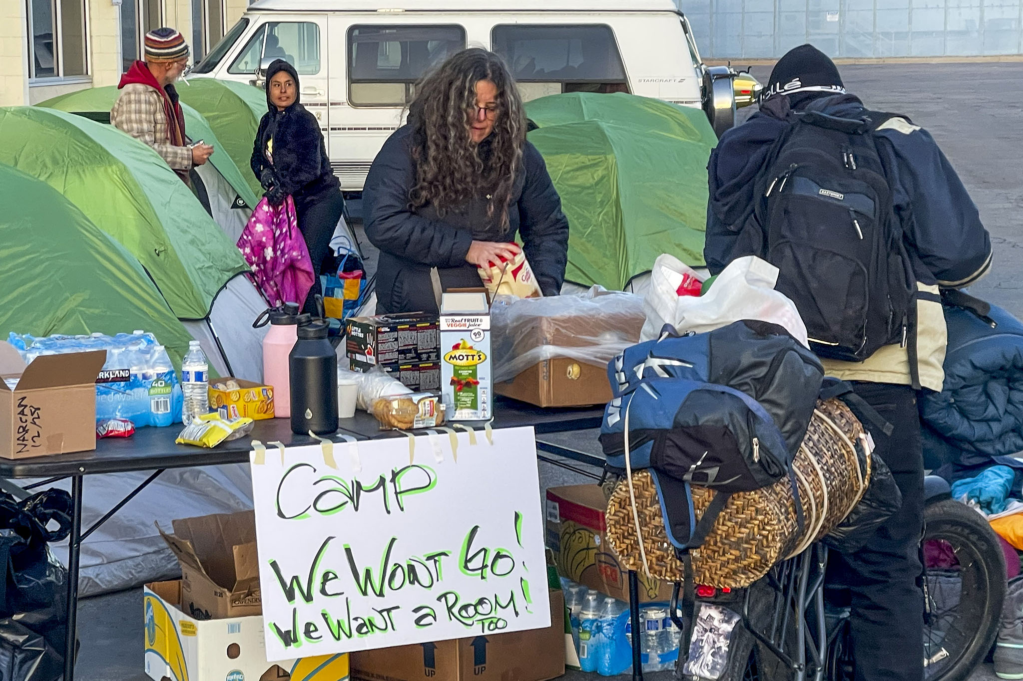 Mayor opens cold-weather shelter in northeast Denver despite council objections
